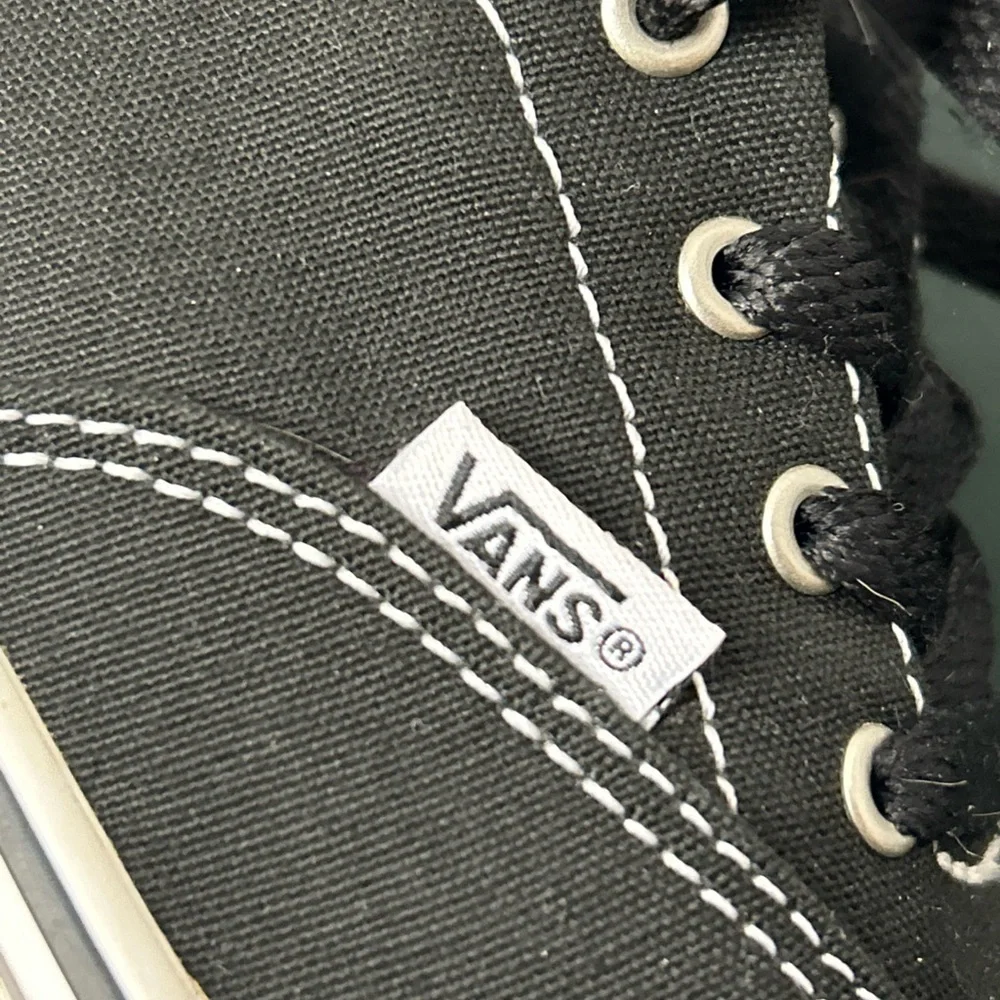Vans 721356‎ Youth Size 5 Lace Up Skate Shoes Low Top Black White